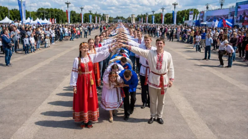 Наибольшее количество участников игры «Ручеёк»