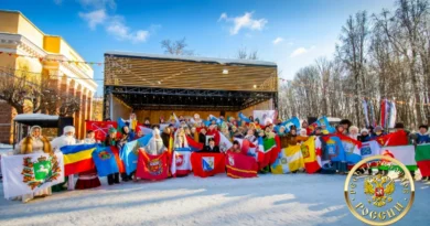 Представители регионов России на слёте «Единство народов России» в Смоленске