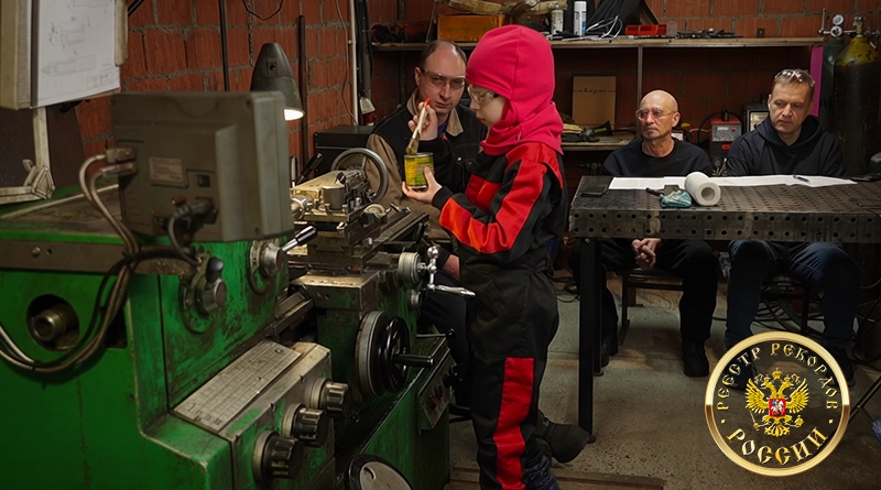 Самая юная токарь — Елизавета Алтунина