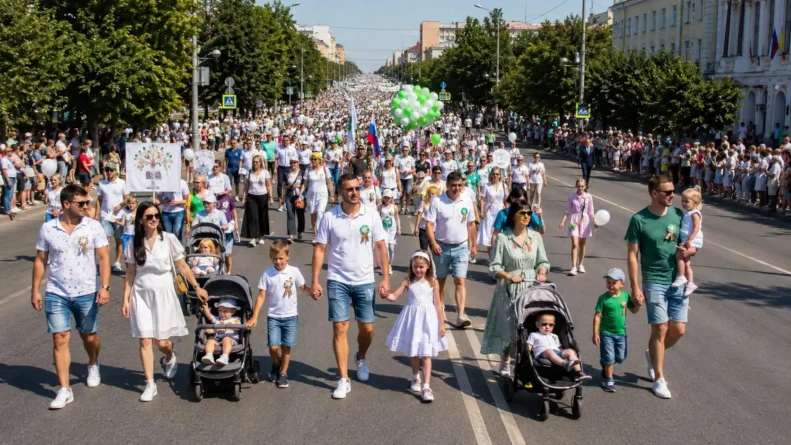 Самый массовый парад семей