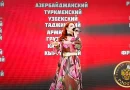 Алиса Супронова исполняет «Катюшу» на сцене САМОВАРФЕСТА