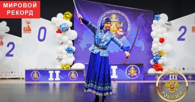 Юная рекордсменка Любовь Машкова на сцене Олимпиады