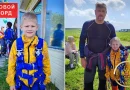 Лев Ханин — самый юный парашютист из России