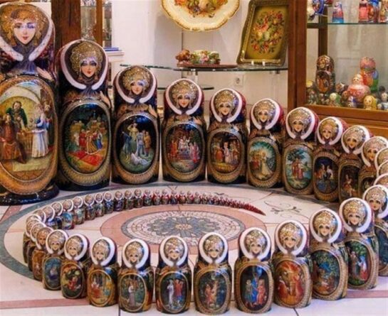 Самая большая русская матрешка (в наборе) Самая большая русская матрешка (в наборе)
