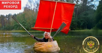 Первый в мире заплыв на тыкве под парусом