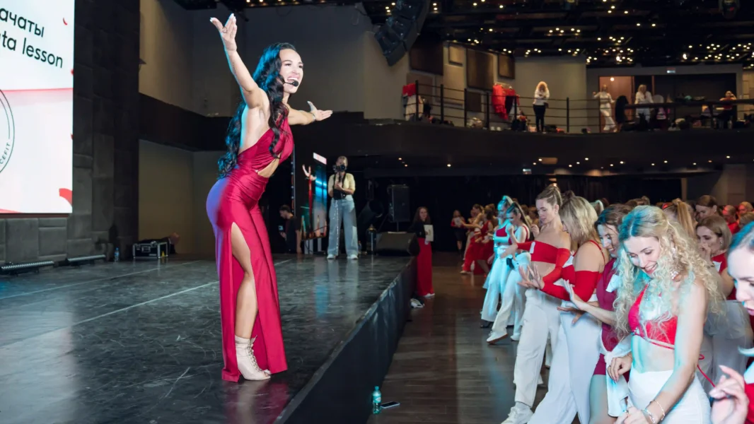 самый массовый урок бачаты Bachata DanceFit